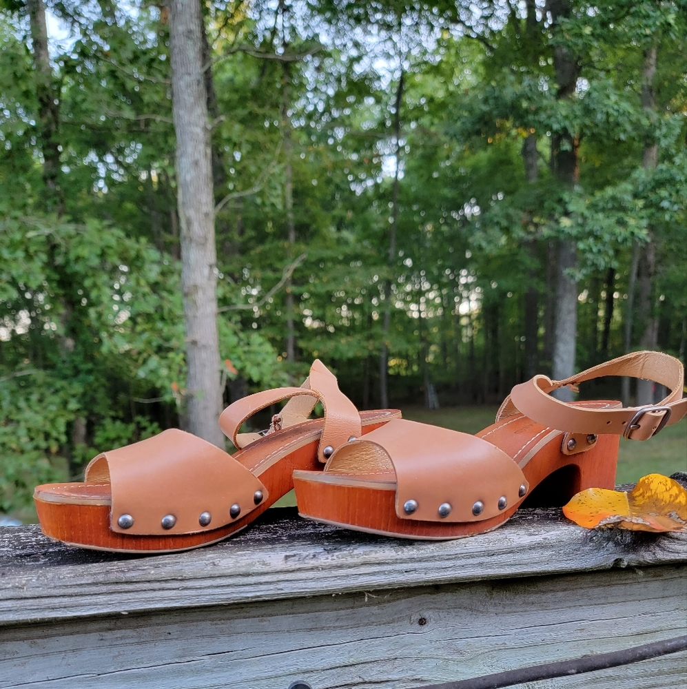 Lucky sandals